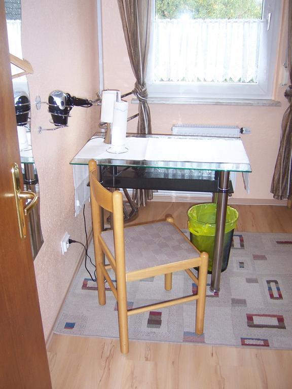 Haus Am Roseneck Hotel Lüneburg Kamer foto
